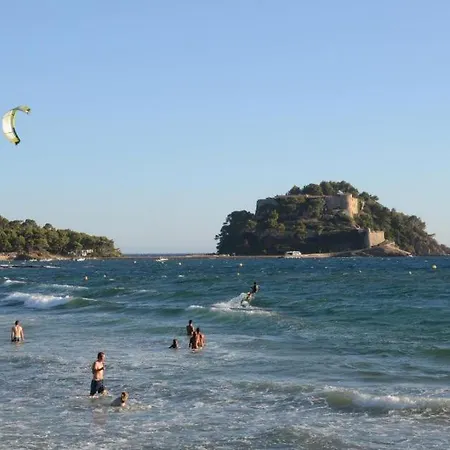 Les Rives De La Favière Piscine Et Tennis Les Pieds Dans L'eau Appartement *